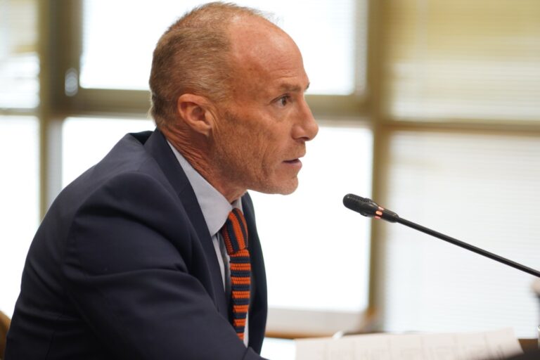 Senador KEITEL pide mejorar CAMPAÑA COMUNICACIONAL para que ningún ADULTO MAYOR quede fuera del cupón de GAS LICUADO: “No podemos permitir que se PIERDA esta ayuda”