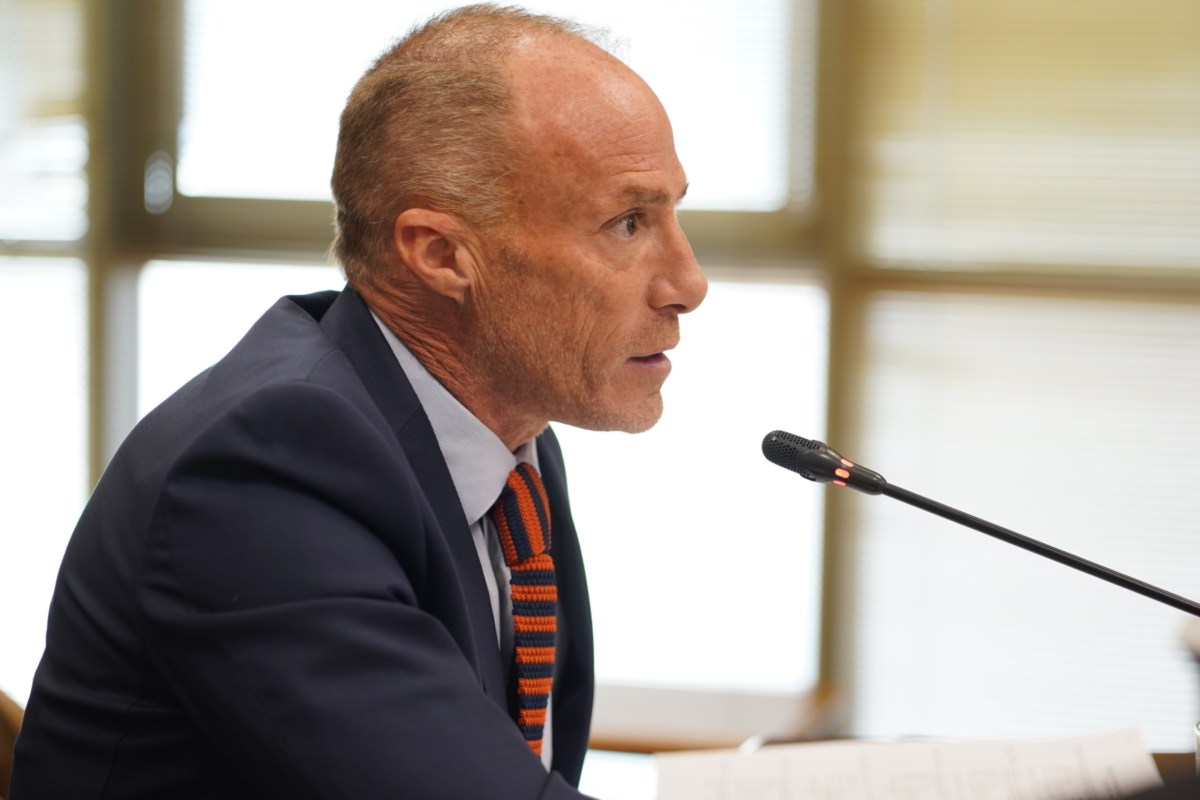 Senador KEITEL pide mejorar CAMPAÑA COMUNICACIONAL para que ningún ADULTO MAYOR quede fuera del cupón de GAS LICUADO: “No podemos permitir que se PIERDA esta ayuda”