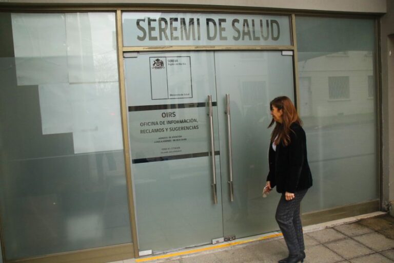 Resolución que aumenta un 20% los sueldos a seremis de Salud genera críticas en Biobío