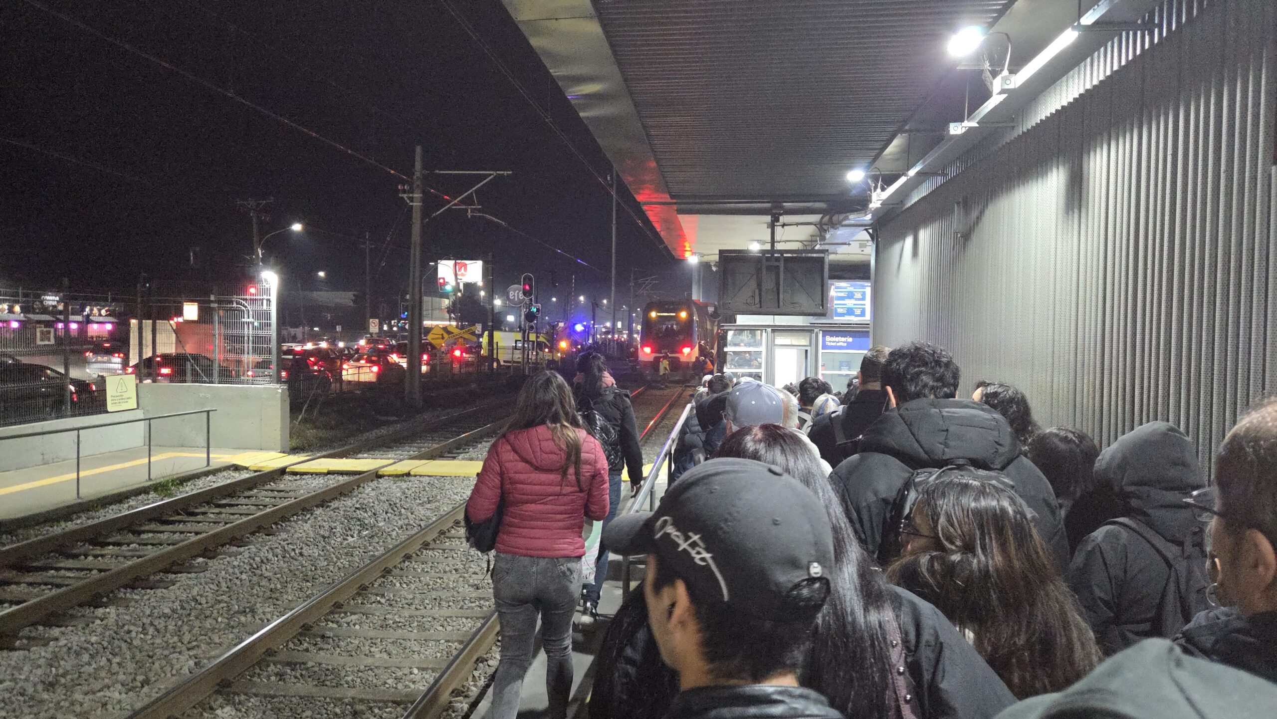 Mujer fallece tras ser atropellada por Biotren en Lomas Coloradas
