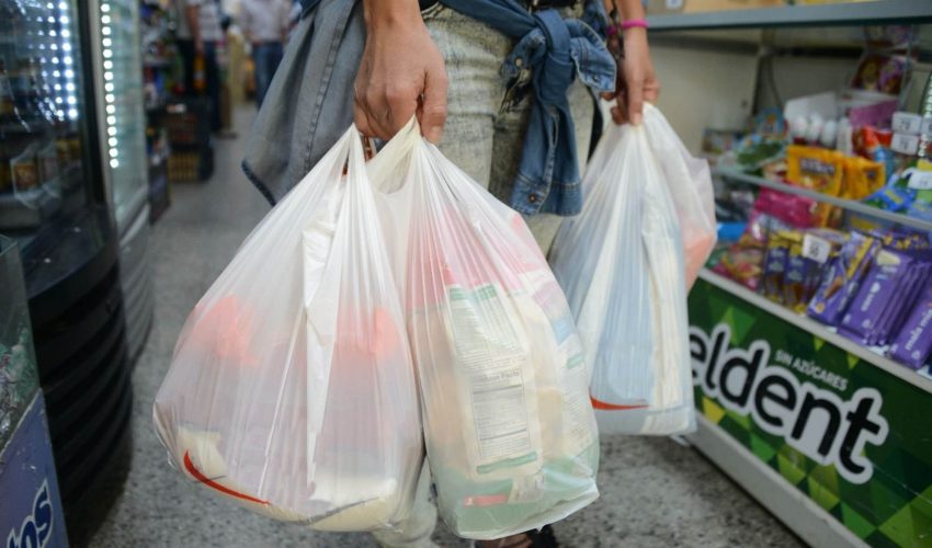 Día Mundial Libre de Bolsas de Plástico: los avances generados en Chile