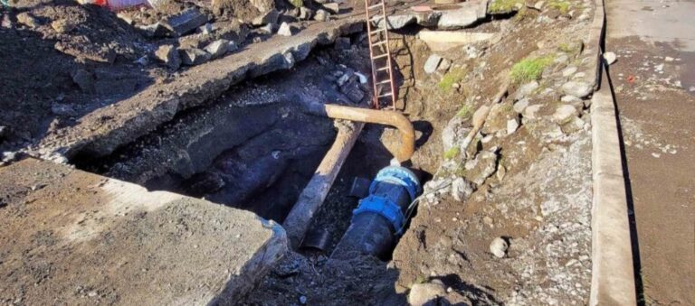 REPOSICIÓN del AGUA se ADELANTÓ tras ROTURA de MATRIZ: vecinos VALORAN RÁPIDA respuesta de Essbio