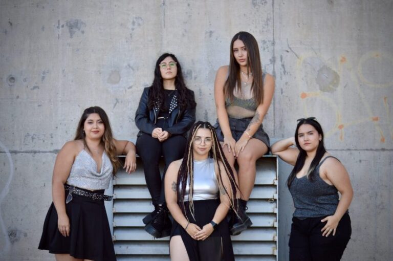 El nuevo rostro femenino del rock penquista: Aura consolida su emergente camino con el nuevo sencillo “Para nunca perderte”