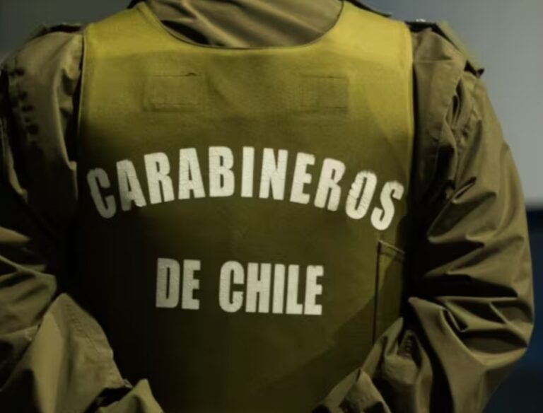 CARABINEROS da de BAJA a CUATRO FUNCIONARIOS por presunto ROBO de CIGARRILLOS de CONTRABANDO