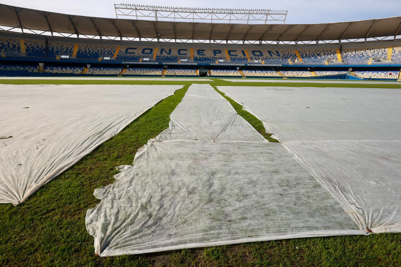Cancha del Estadio Ester Roa seguirá en mantención hasta el 26 de julio