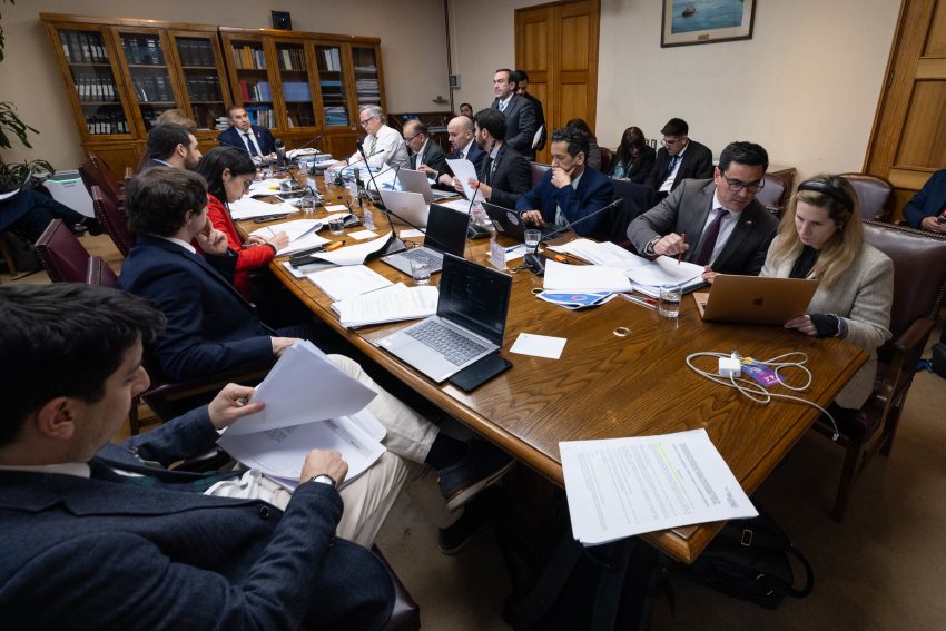 Megarreforma avanza: Senado acuerda votación hasta total despacho para el 15 de julio