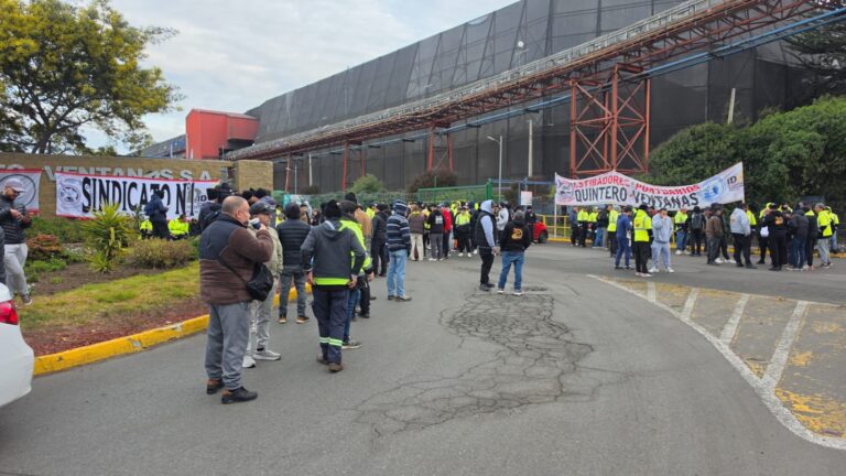 Paro de trabajadores portuarios genera preocupación en sector productivo del Biobío