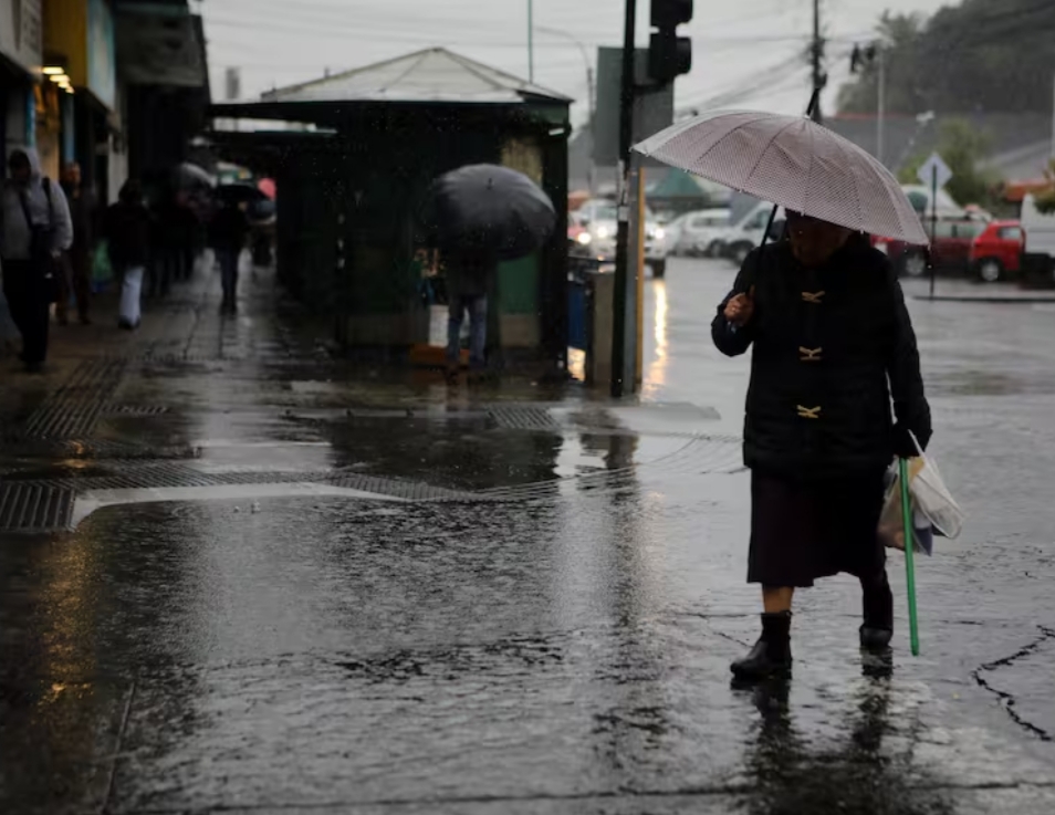 Gobierno activa CÓDIGO AZUL en SIETE regiones por SISTEMA FRONTAL y BAJAS TEMPERATURAS