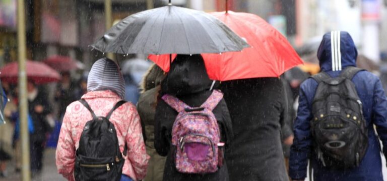 Gobierno suspende clases de este viernes en Biobío por sistema frontal