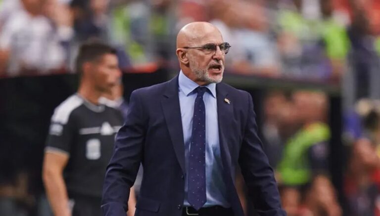 El día en que el entrenador de España se enfrentó a Naval