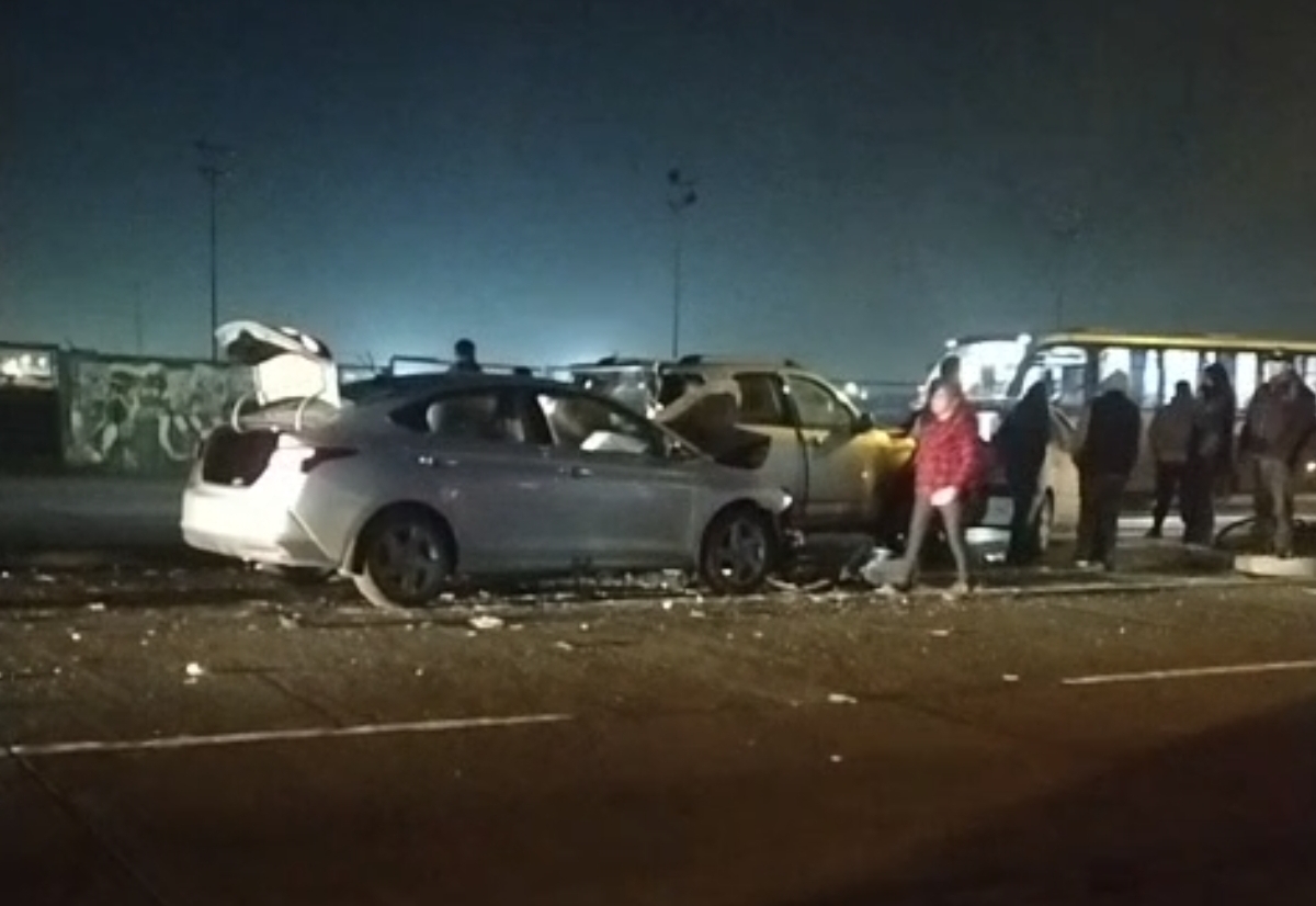VIDEO: Colisión MÚLTIPLE moviliza a personal de EMERGENCIA en HUALPÉN