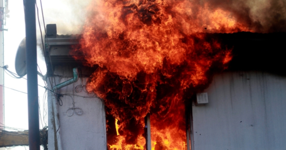 TRAGEDIA: MADRE venezolana y su HIJO FALLECEN en DEVASTADOR INCENDIO que DESTRUYÓ una vivienda