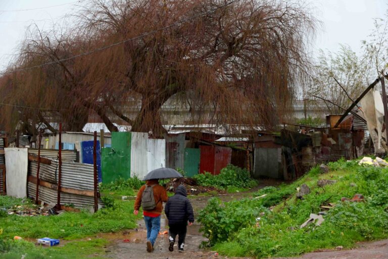 Terrenos tomados: familias en proceso habitacional podrán acceder a subsidio para facilitar su salida