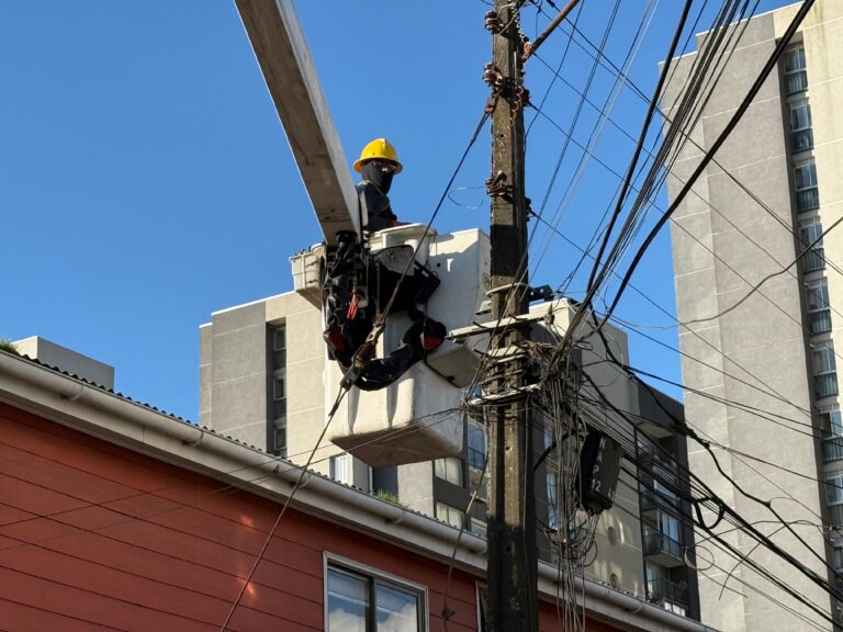 Seremi de Energía del Biobío llama a reportar cortes de suministro eléctrico a través de canales oficiales