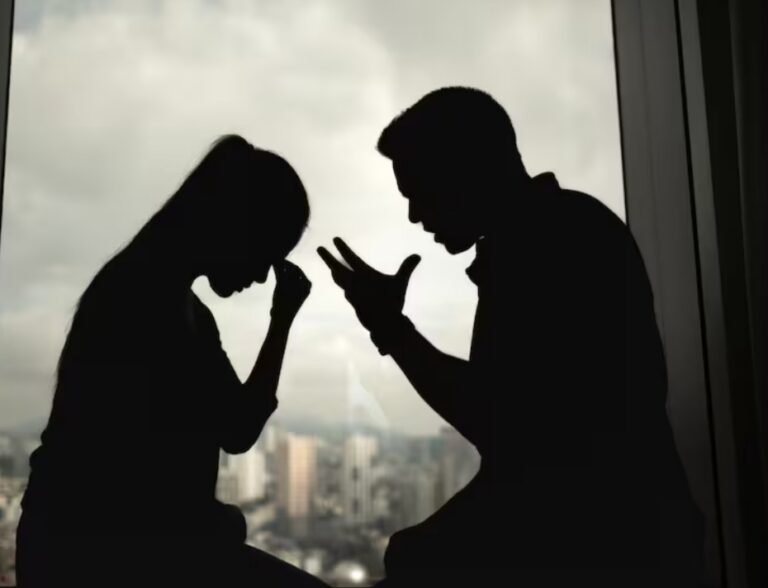 Justicia ANULA MATRIMONIO tras COMPROBAR que mujer DESCONOCÍA investigación por ABUSO SEXUAL contra su ESPOSO