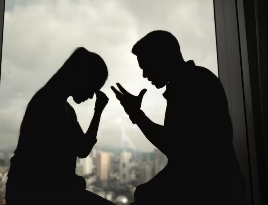 Justicia ANULA MATRIMONIO tras COMPROBAR que mujer DESCONOCÍA investigación por ABUSO SEXUAL contra su ESPOSO