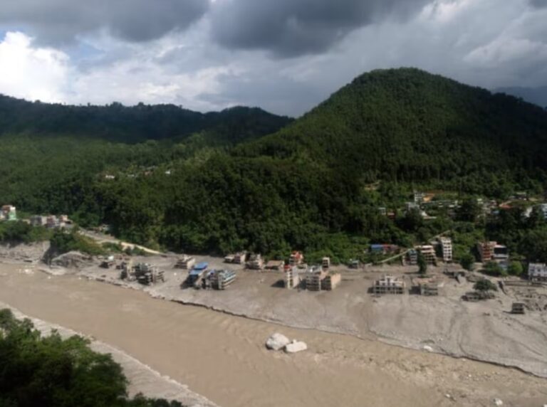 Inundaciones en Nepal dejan 669 muertos y cerca de 3.000 desaparecidos entre Nepal y el Tíbet