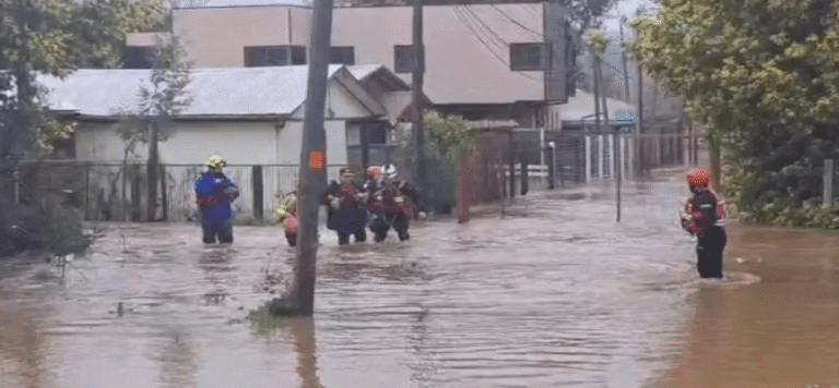 Los impactantes registros del desborde del río Andalién en Concepción