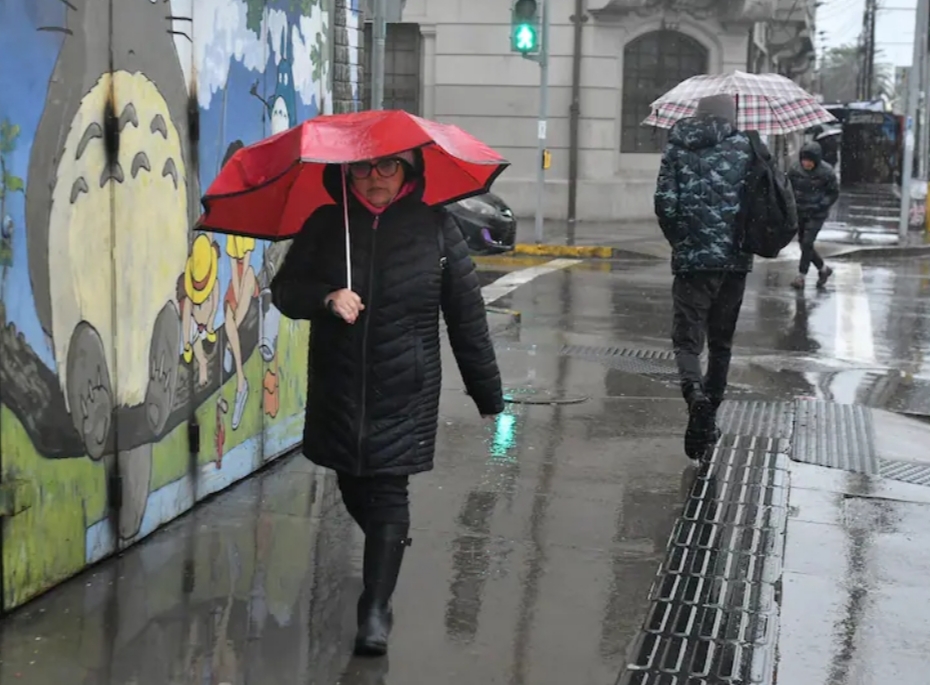 NUEVO RÍO ATMOSFÉRICO llegará a Chile con FUERTES LLUVIAS: estas son las REGIONES que RECIBIRÁN más PRECIPITACIONES