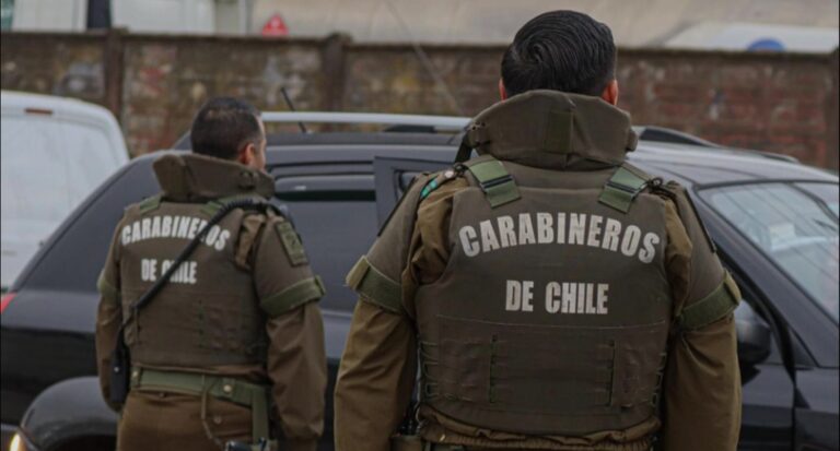 Carabinero BALEA a HOMBRE que INTENTÓ ATROPELLARLO durante FISCALIZACIÓN