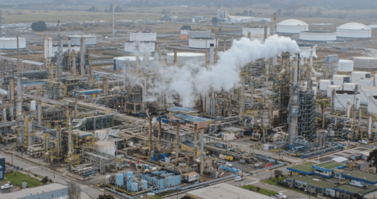 Alcalde pide a Contraloría indagar si anomalía en cálculo de azufre se replicaron en planta de Hualpén