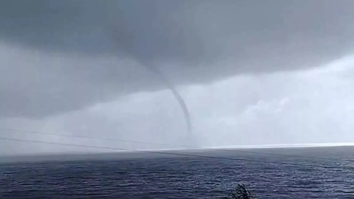 ALERTAN por la posibilidad de TROMBAS MARINAS en el Biobío hoy DOMINGO
