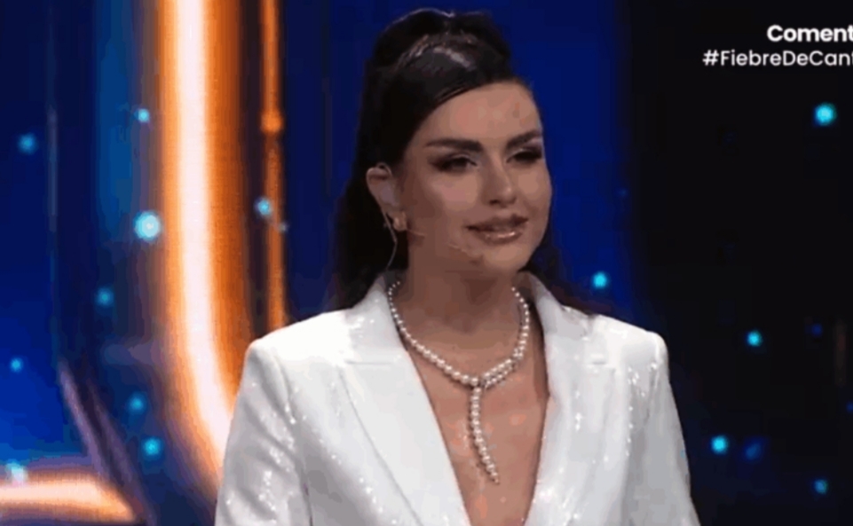 Emilia Dides SORPRENDIÓ con PARTICULAR MENSAJE en vivo en MEDIO de RUMORES sobre su RELACIÓN