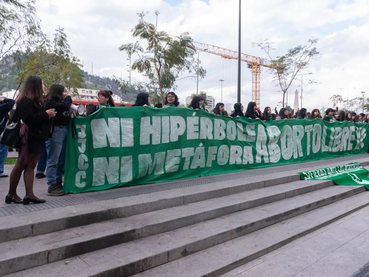 Coordinadora FEMINISTA realiza “PAÑUELAZO” por el ABORTO legal, seguro y GRATUITO