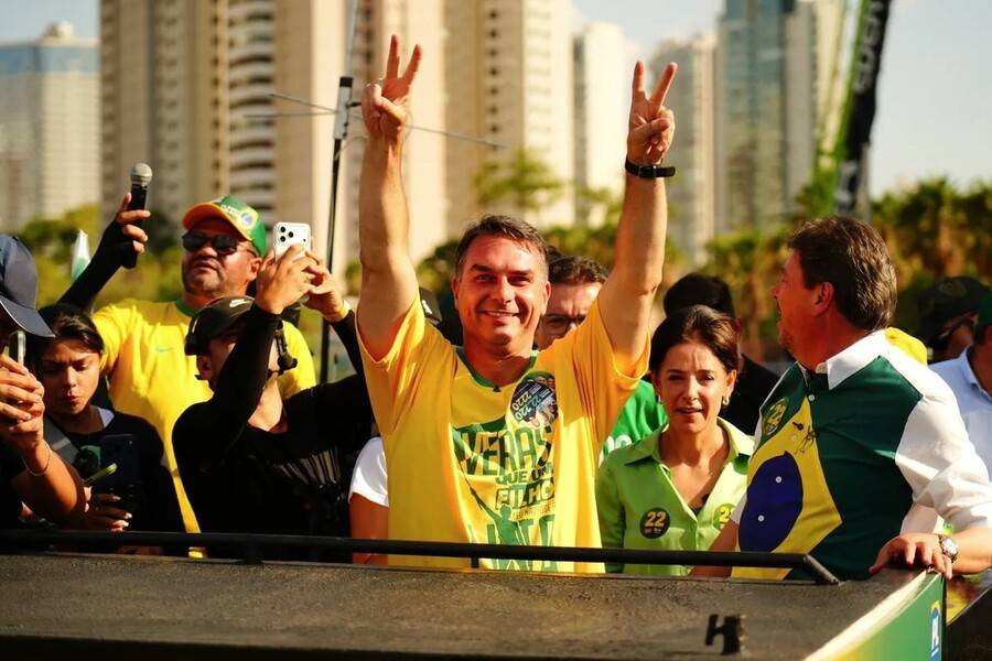Plataforma que ACIERTA en el 98% de las elecciones da como GANADOR a FLAVIO BOLSONARO en BRASIL Plataforma que ACIERTA en el 98% de las elecciones da como GANADOR a FLAVIO BOLSONARO en BRASIL