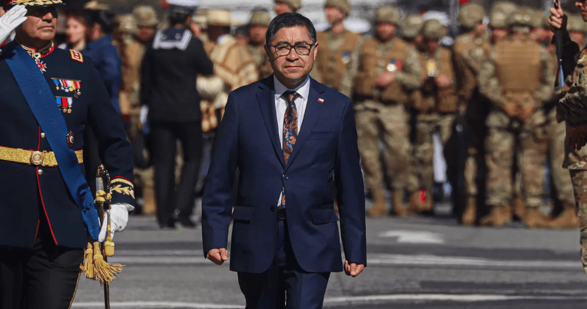 Julio Anativia renuncia a RN en medio de polémica por denuncia de su esposa «En política hay límites»